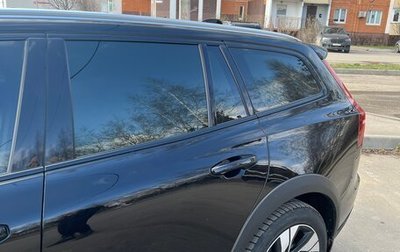 Volvo V60 Cross Country II, 2021 год, 4 650 000 рублей, 1 фотография