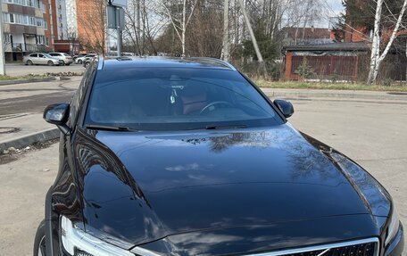 Volvo V60 Cross Country II, 2021 год, 4 650 000 рублей, 5 фотография