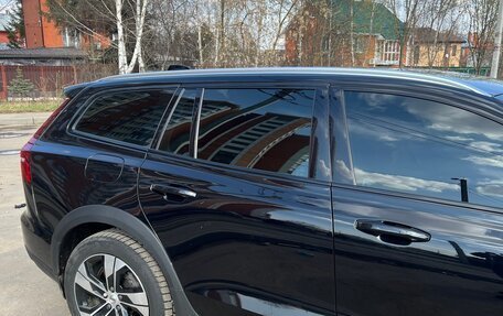 Volvo V60 Cross Country II, 2021 год, 4 650 000 рублей, 8 фотография