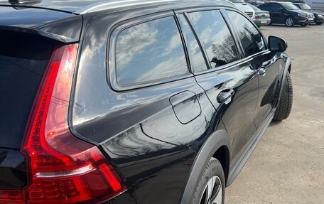 Volvo V60 Cross Country II, 2021 год, 4 650 000 рублей, 9 фотография