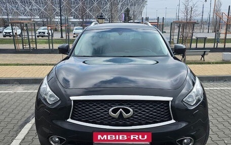 Infiniti QX70, 2017 год, 2 800 000 рублей, 11 фотография