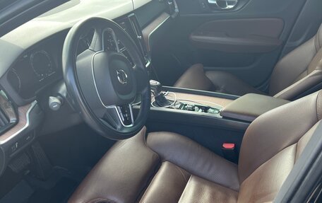 Volvo V60 Cross Country II, 2021 год, 4 650 000 рублей, 16 фотография