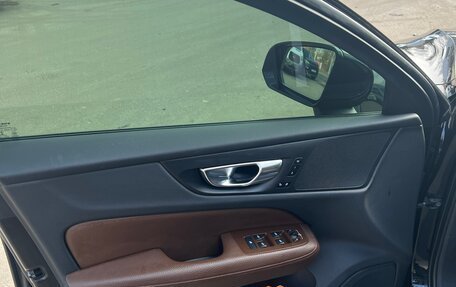 Volvo V60 Cross Country II, 2021 год, 4 650 000 рублей, 15 фотография