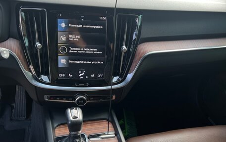 Volvo V60 Cross Country II, 2021 год, 4 650 000 рублей, 18 фотография