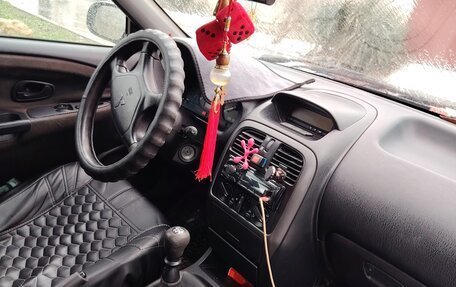 Mitsubishi Carisma I, 2001 год, 300 000 рублей, 9 фотография