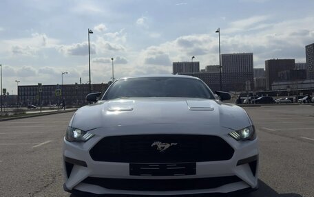 Ford Mustang VI рестайлинг, 2018 год, 2 590 000 рублей, 1 фотография