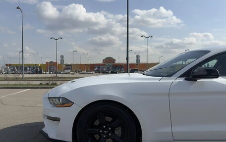 Ford Mustang VI рестайлинг, 2018 год, 2 590 000 рублей, 3 фотография