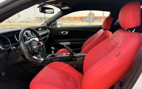 Ford Mustang VI рестайлинг, 2018 год, 2 590 000 рублей, 12 фотография