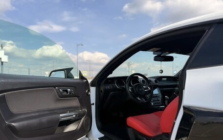 Ford Mustang VI рестайлинг, 2018 год, 2 590 000 рублей, 11 фотография