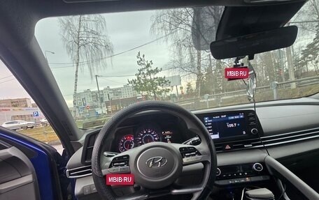 Hyundai Elantra, 2021 год, 1 850 000 рублей, 3 фотография