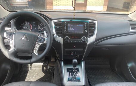 Mitsubishi L200 IV рестайлинг, 2022 год, 3 800 000 рублей, 11 фотография