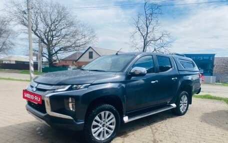 Mitsubishi L200 IV рестайлинг, 2022 год, 3 800 000 рублей, 2 фотография