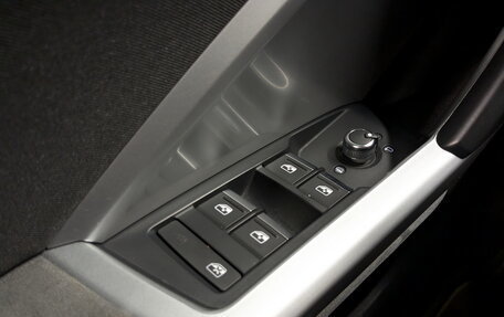 Audi Q3, 2019 год, 2 700 000 рублей, 28 фотография