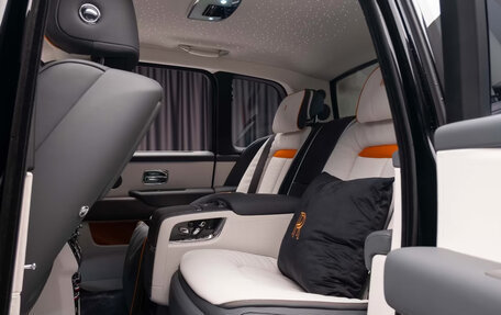 Rolls-Royce Cullinan, 2026 год, 66 500 000 рублей, 35 фотография