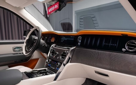 Rolls-Royce Cullinan, 2026 год, 66 500 000 рублей, 24 фотография