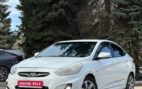 Hyundai Solaris II рестайлинг, 2013 год, 335 000 рублей, 1 фотография