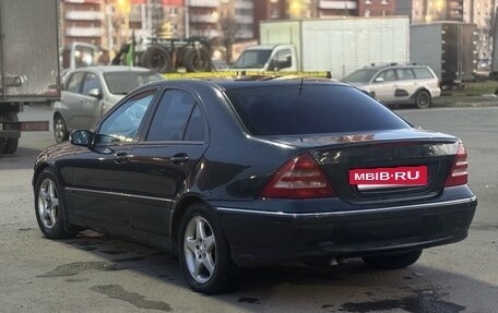 Mercedes-Benz C-Класс, 2003 год, 255 000 рублей, 3 фотография