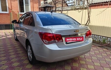 Chevrolet Cruze II, 2011 год, 890 000 рублей, 3 фотография