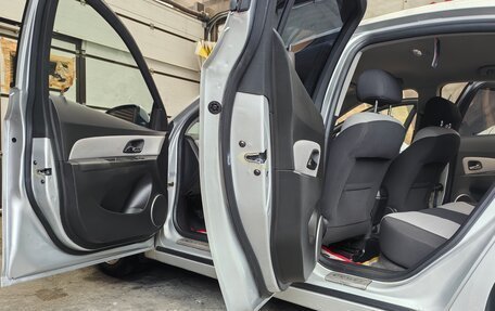 Chevrolet Cruze II, 2011 год, 890 000 рублей, 11 фотография