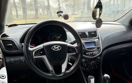 Hyundai Solaris II рестайлинг, 2013 год, 335 000 рублей, 8 фотография