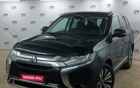 Mitsubishi Outlander III рестайлинг 3, 2018 год, 2 099 000 рублей, 3 фотография