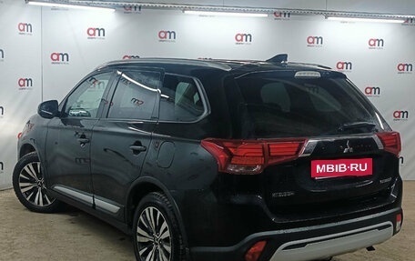 Mitsubishi Outlander III рестайлинг 3, 2018 год, 2 099 000 рублей, 6 фотография
