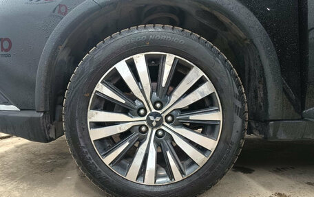 Mitsubishi Outlander III рестайлинг 3, 2018 год, 2 099 000 рублей, 22 фотография