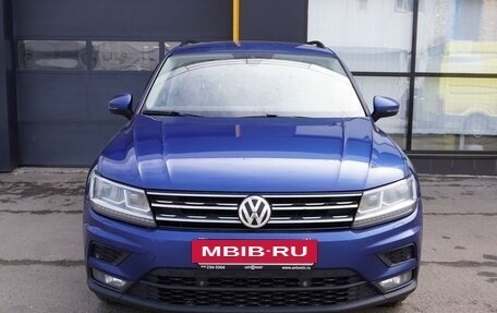 Volkswagen Tiguan II, 2020 год, 2 481 000 рублей, 2 фотография