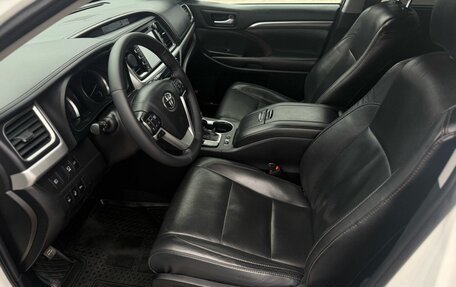 Toyota Highlander III, 2019 год, 3 749 000 рублей, 9 фотография