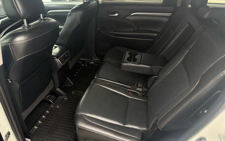 Toyota Highlander III, 2019 год, 3 749 000 рублей, 10 фотография