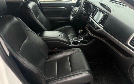 Toyota Highlander III, 2019 год, 3 749 000 рублей, 14 фотография