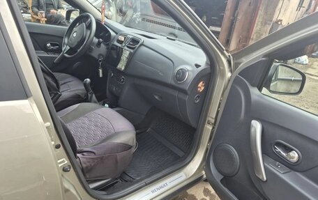 Renault Sandero II рестайлинг, 2017 год, 990 000 рублей, 1 фотография