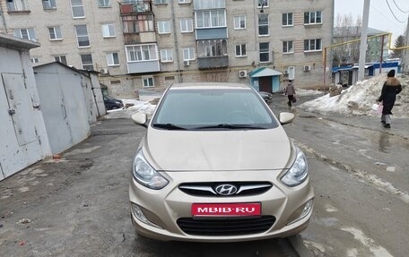 Hyundai Solaris II рестайлинг, 2011 год, 625 000 рублей, 1 фотография