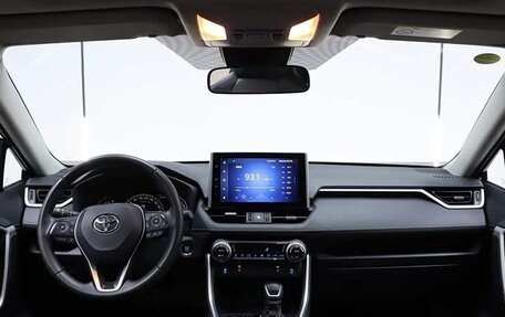 Toyota RAV4, 2022 год, 2 400 000 рублей, 12 фотография