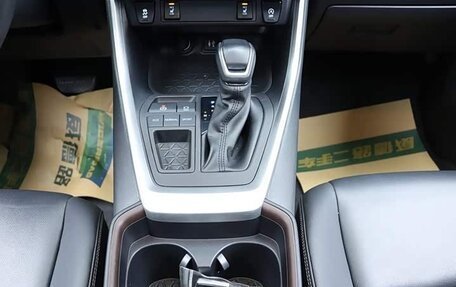 Toyota RAV4, 2022 год, 2 400 000 рублей, 23 фотография