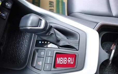 Toyota RAV4, 2022 год, 2 400 000 рублей, 20 фотография