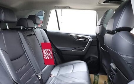 Toyota RAV4, 2022 год, 2 400 000 рублей, 26 фотография