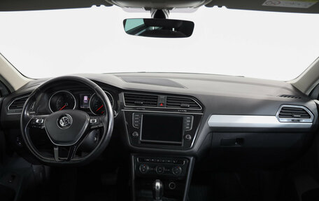 Volkswagen Tiguan II, 2017 год, 1 899 000 рублей, 9 фотография