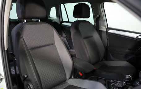 Volkswagen Tiguan II, 2017 год, 1 899 000 рублей, 21 фотография