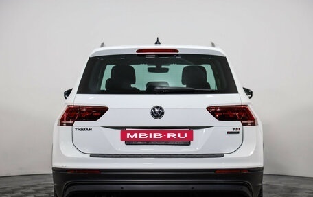 Volkswagen Tiguan II, 2017 год, 1 899 000 рублей, 6 фотография