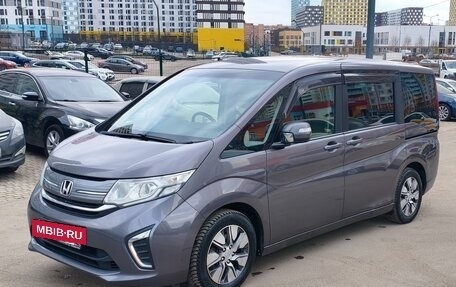 Honda Stepwgn IV, 2017 год, 1 570 000 рублей, 2 фотография