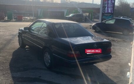 Mercedes-Benz E-Класс, 1995 год, 1 500 000 рублей, 9 фотография