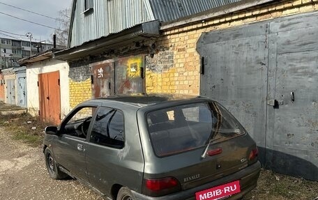 Renault Clio III, 1996 год, 75 000 рублей, 3 фотография
