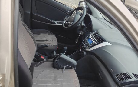 Hyundai Solaris II рестайлинг, 2011 год, 625 000 рублей, 8 фотография