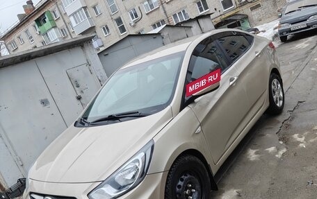 Hyundai Solaris II рестайлинг, 2011 год, 625 000 рублей, 2 фотография