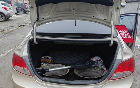 Hyundai Solaris II рестайлинг, 2011 год, 625 000 рублей, 11 фотография