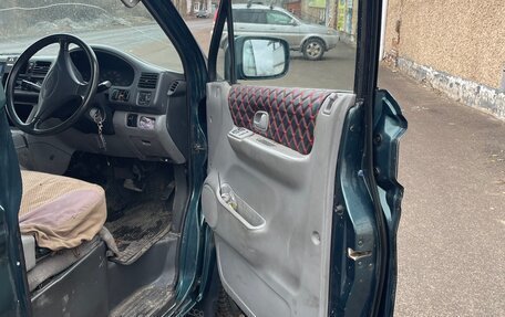 Mazda Bongo Friendee i рестайлинг, 1997 год, 315 000 рублей, 8 фотография