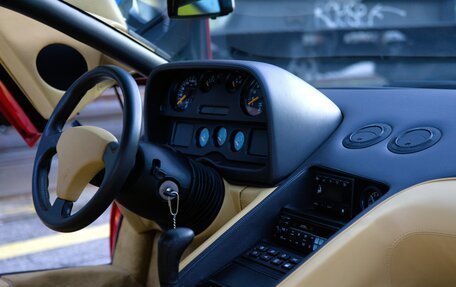 Lamborghini Diablo, 1991 год, 71 000 000 рублей, 7 фотография