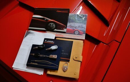 Lamborghini Diablo, 1991 год, 71 000 000 рублей, 9 фотография