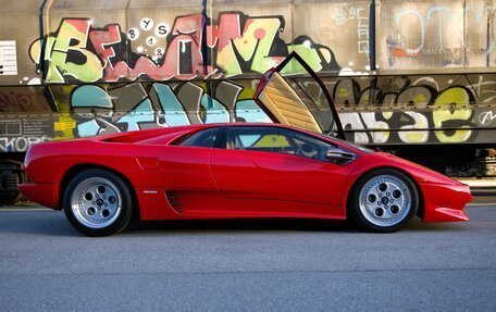 Lamborghini Diablo, 1991 год, 71 000 000 рублей, 5 фотография